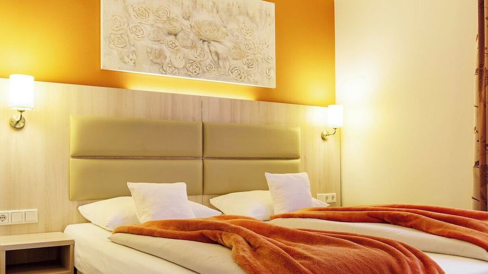 Фото Hotel Rödelheimer Hof - Am Wasserturm