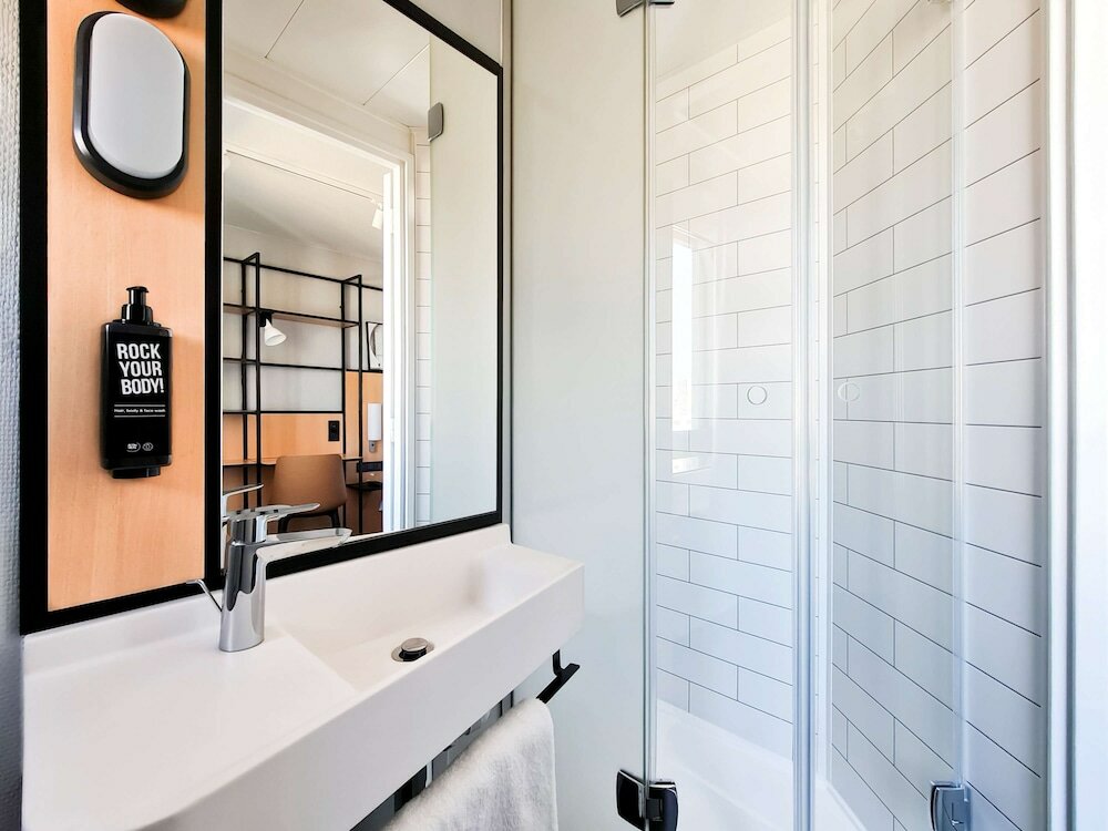 Фото Ibis Paris Tour Eiffel Cambronne 15ème