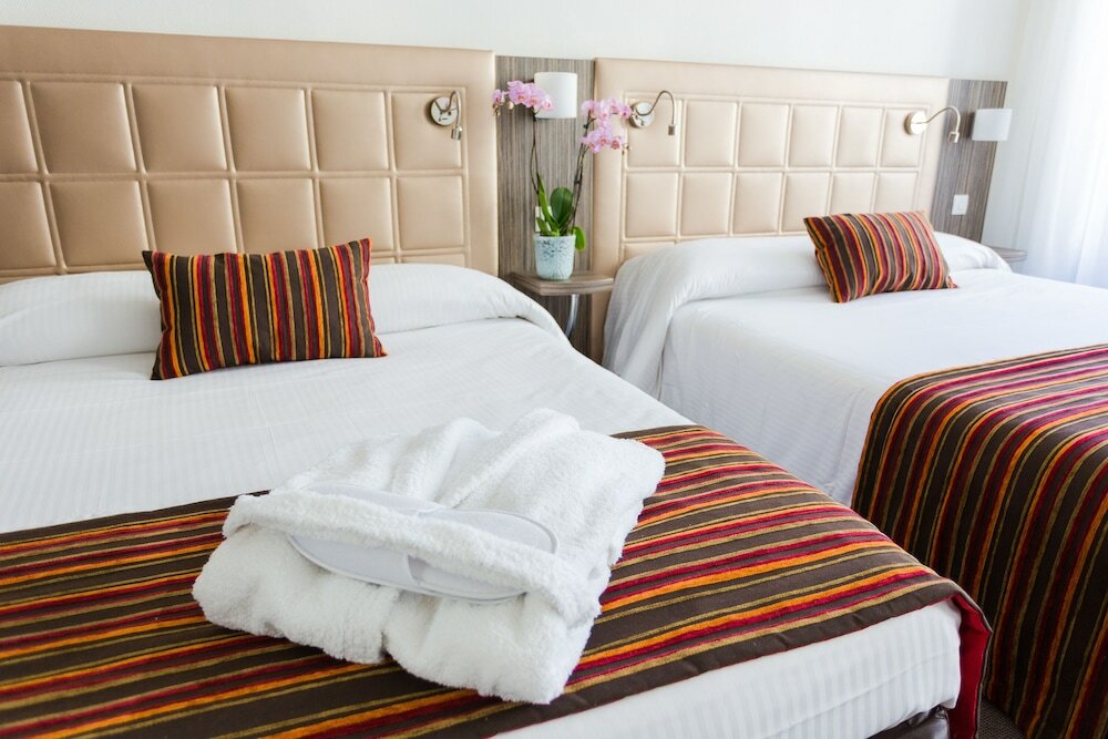 Фото Hôtel de l'Europe Grenoble Hyper Centre