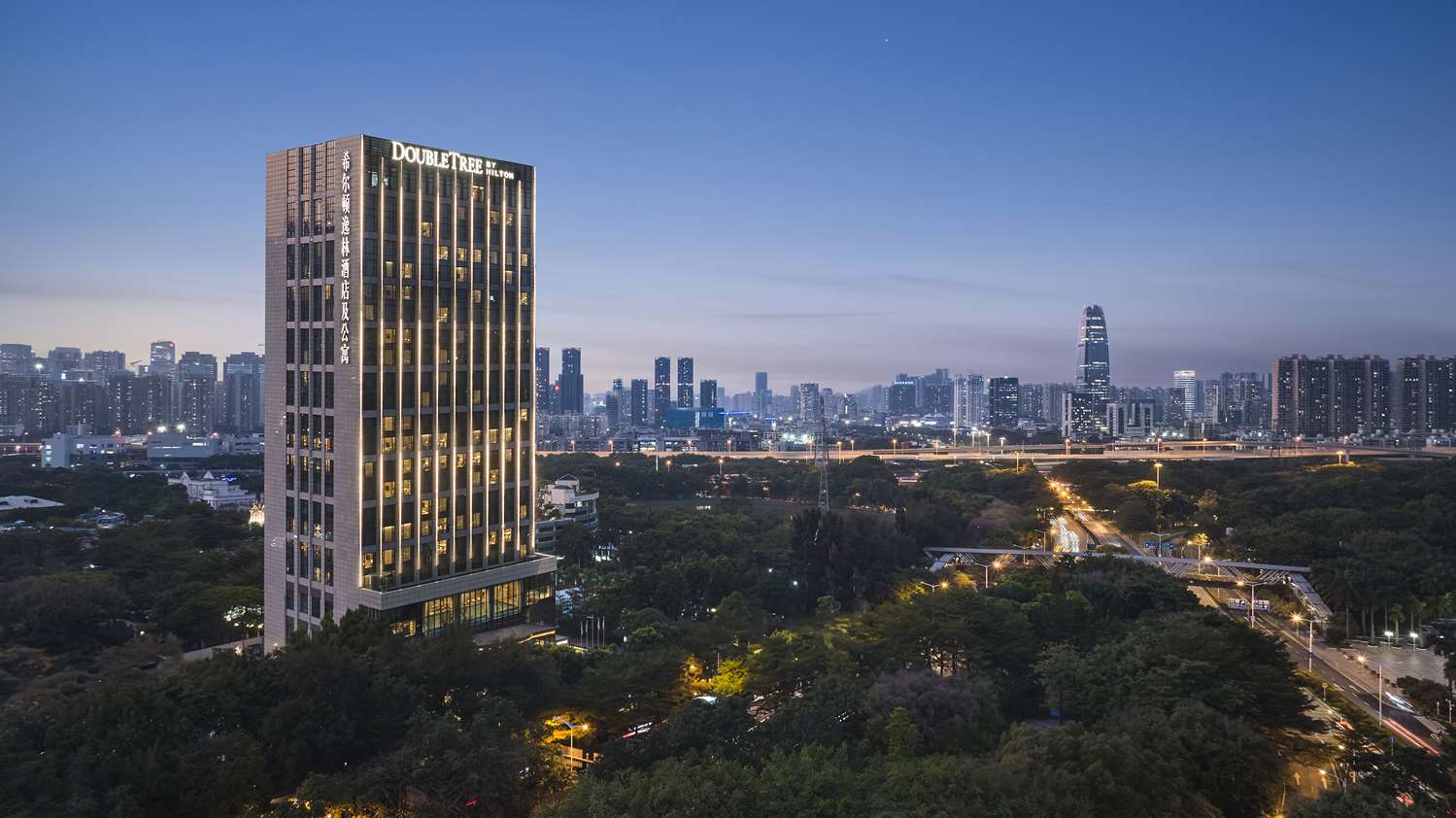 Фото DoubleTree by Hilton Shenzhen Nanshan Hotel & Residences