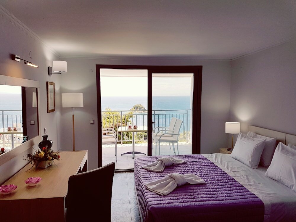 Фото La Luna Hotel