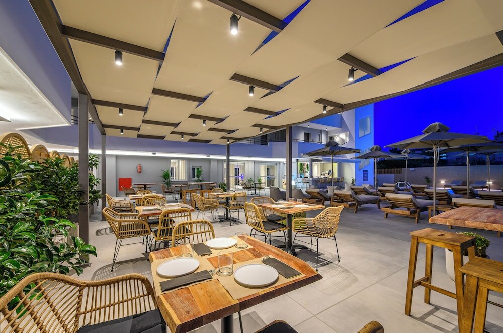 Фото Nicolas Grand Suites - Adults Only