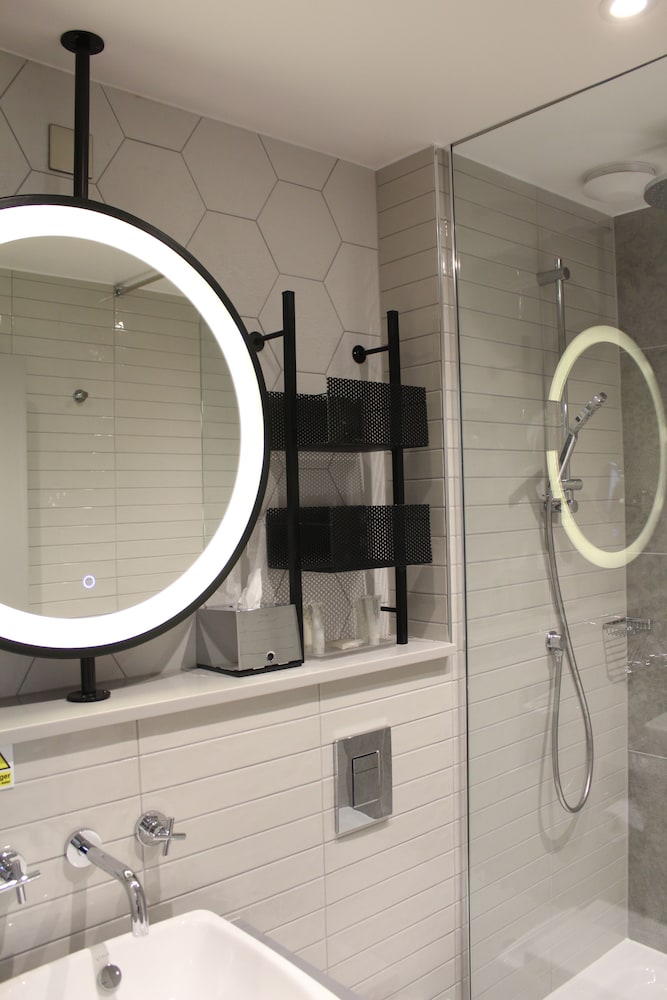 Фото Gardens Hotel