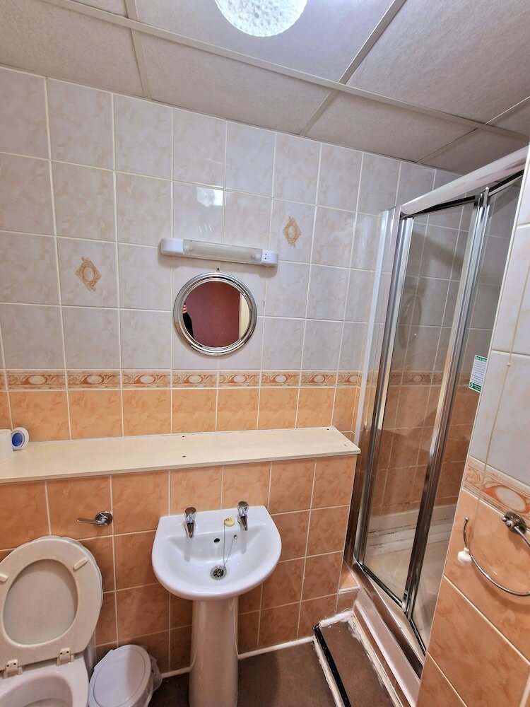 Фото The Albany Hotel