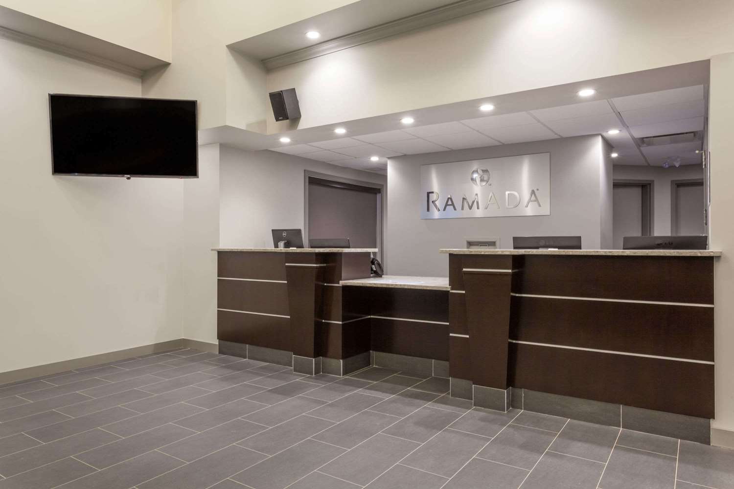 Фото Ramada by Wyndham Grassland