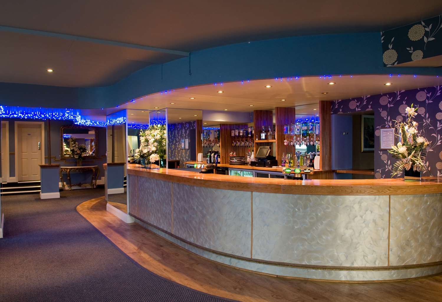 Фото The Royal Beach Hotel