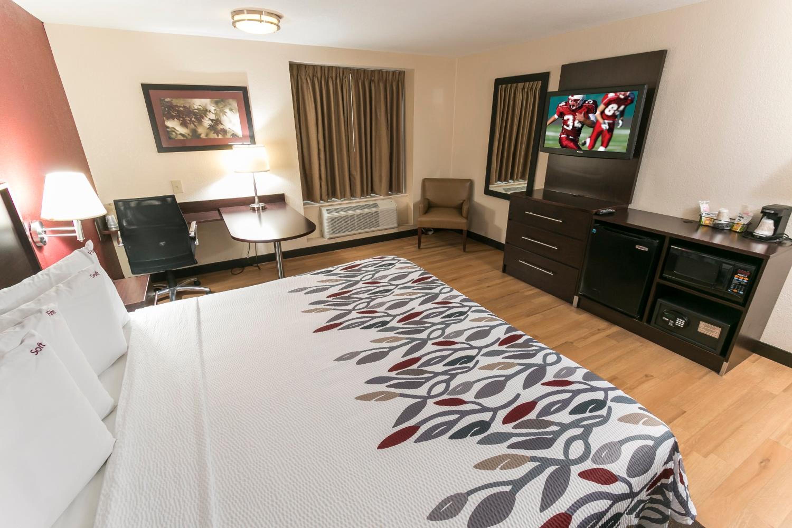 Фото Red Roof Inn Raleigh Southwest - Cary