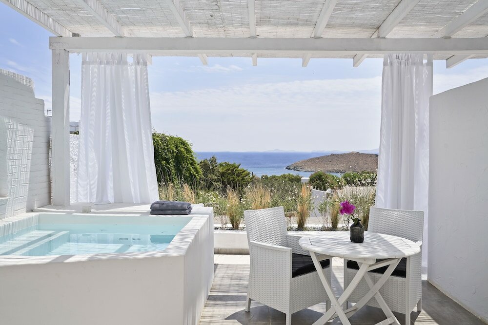 Фото Mr & Mrs White Tinos