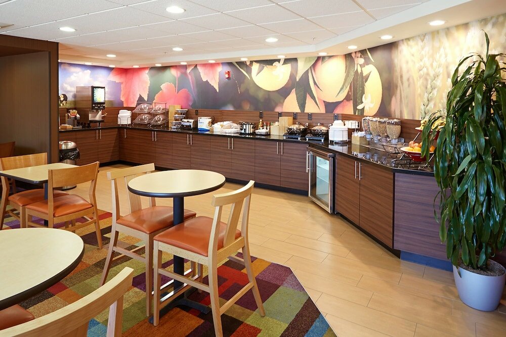 Фото Fairfield Inn by Marriott Salt Lake City South