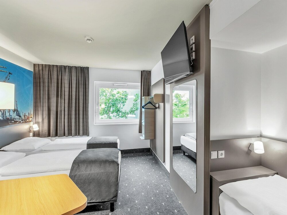 Фото B&b Hotel Hamburg-Harburg