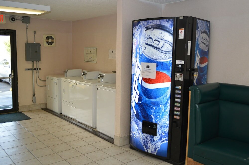 Фото Ontario Airport Inn