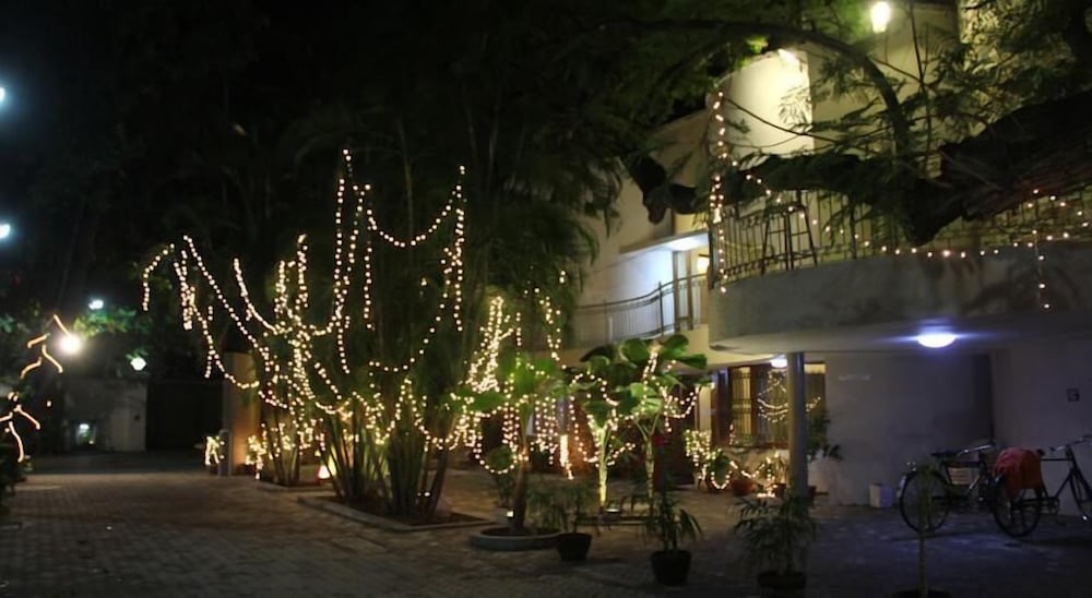 Фото Hanu Reddy Residences Poes Garden