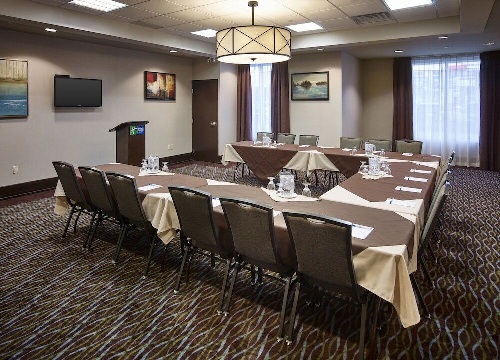 Фото Holiday Inn Express Hotel & Suites Timmins