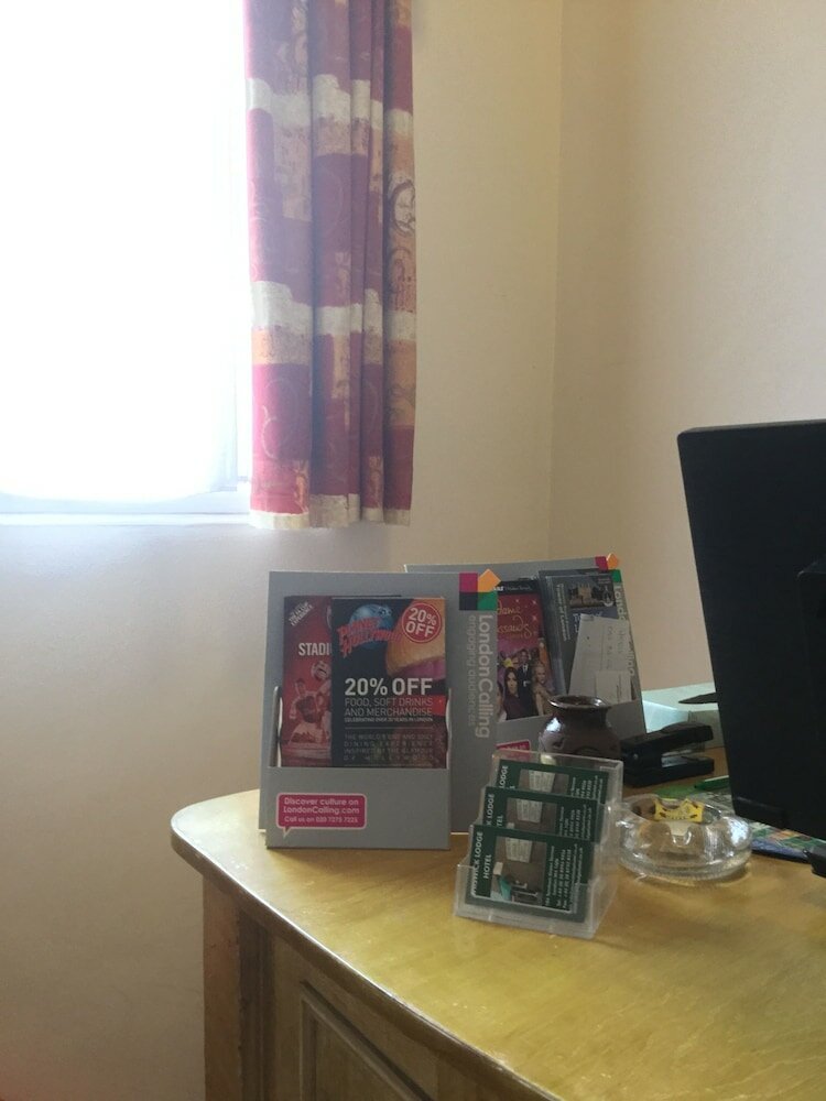 Фото Chiswick Lodge Hotel