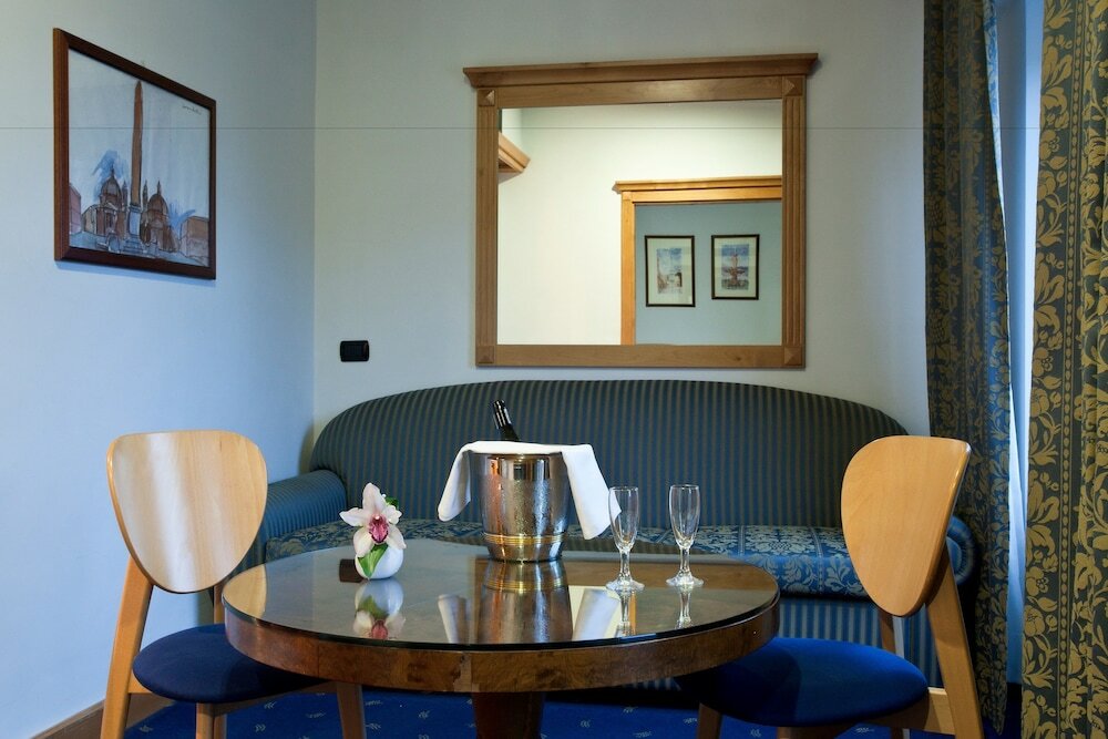 Фото Hotel Diplomatic