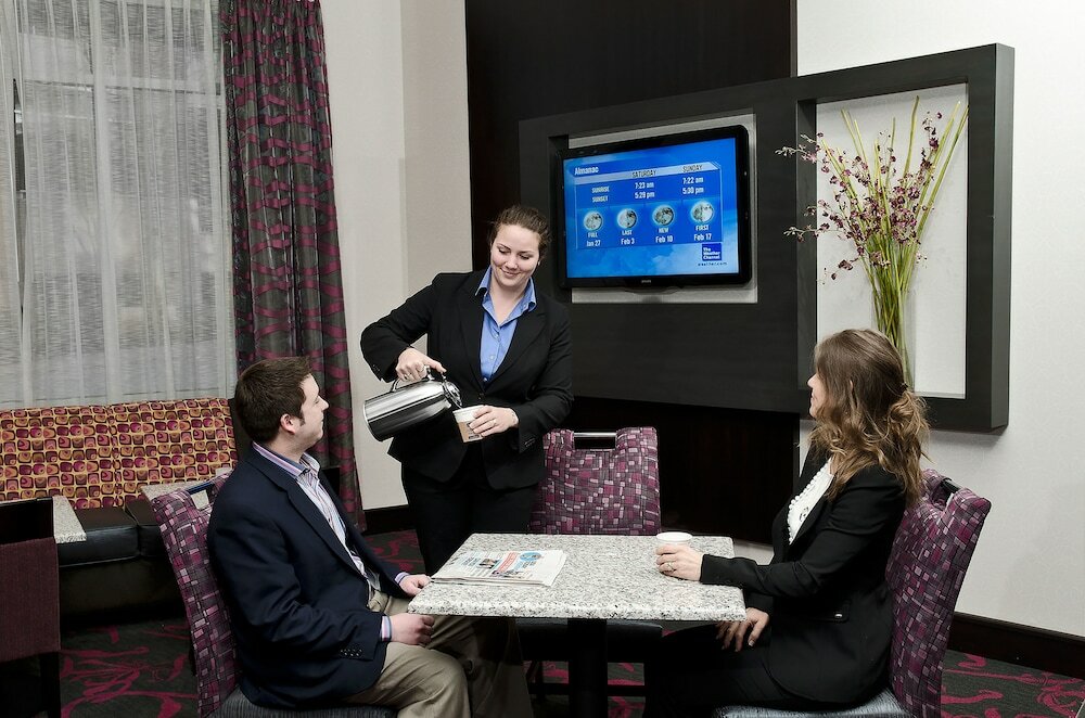 Фото Hampton Inn & Suites Raleigh Downtown