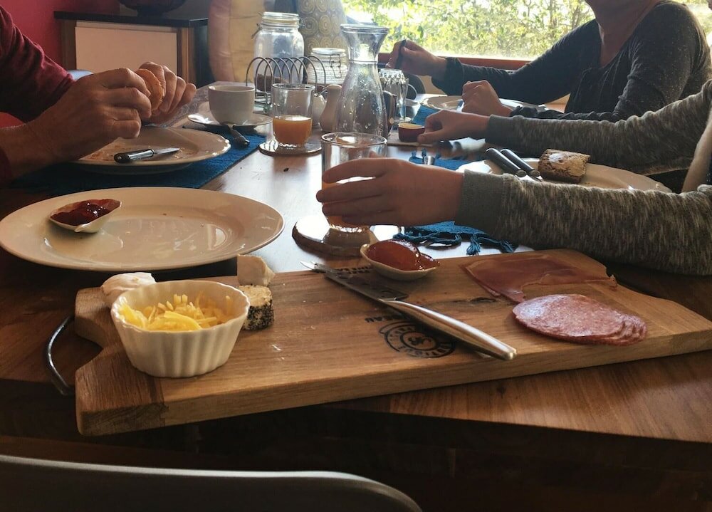 Фото A Queenslin Guesthouse