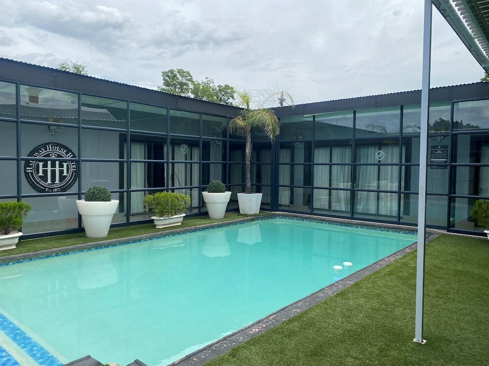 Фото отеля 2