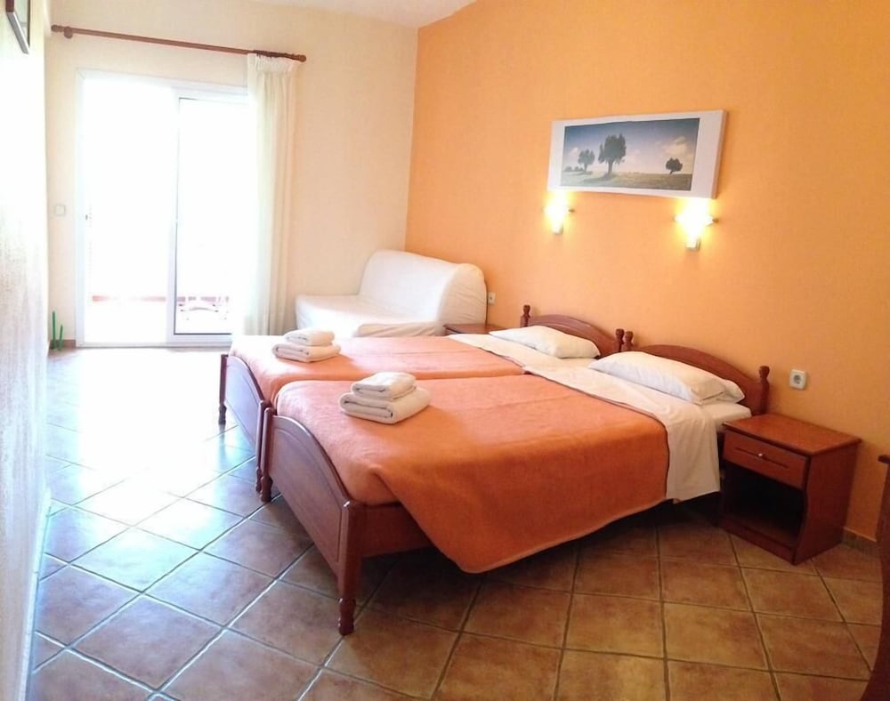 Фото Aloni Hotel