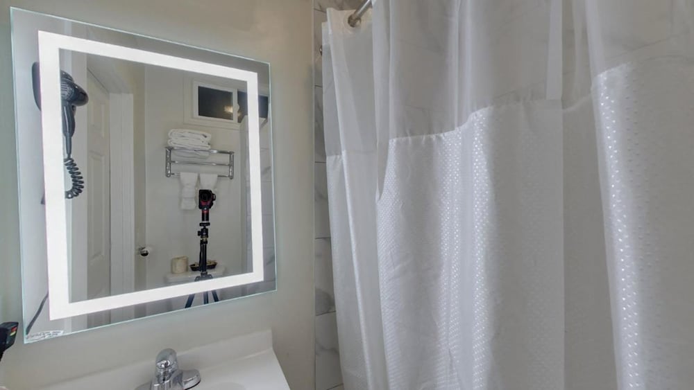 Фото Warfield Hotel