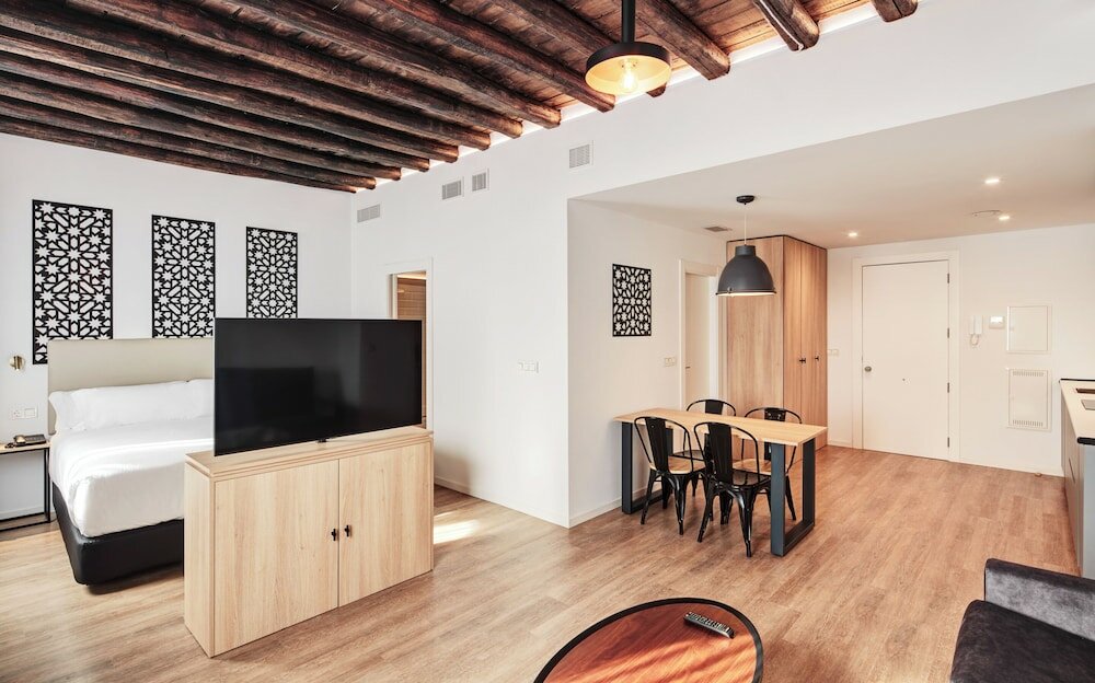 Фото Sercotel Granada Suites