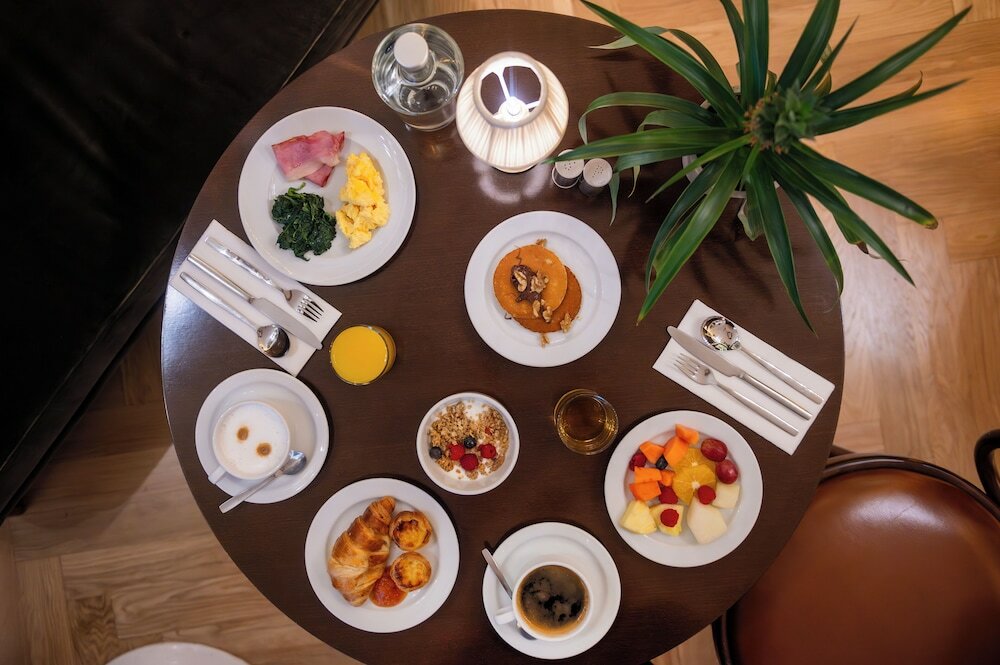 Фото Brown's Central Hotel