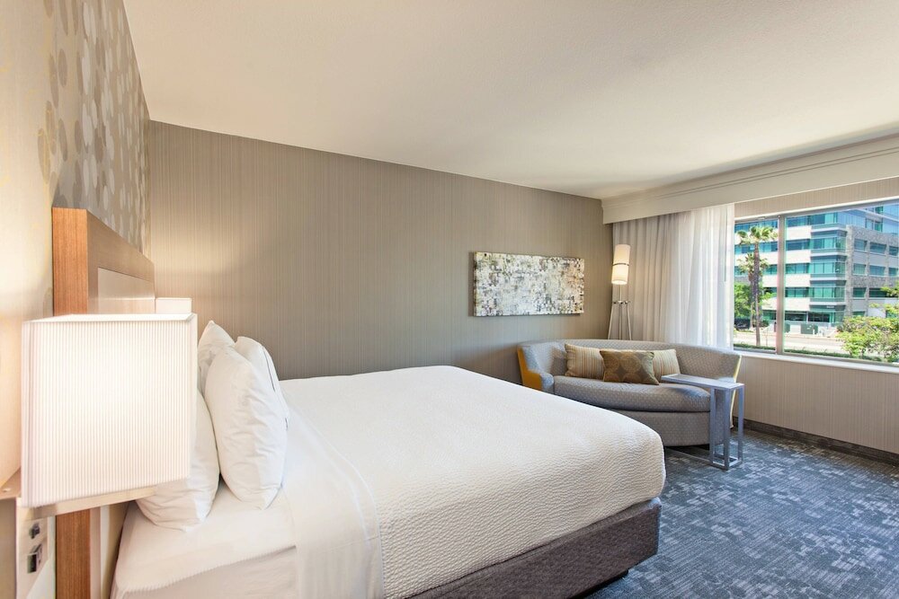 Фото Courtyard by Marriott San Diego Central