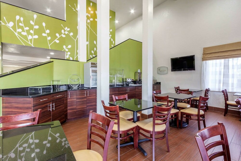 Фото Sleep Inn near Busch Gardens/USF