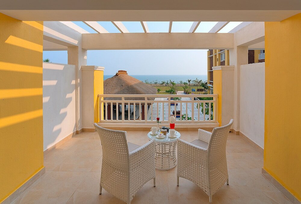 Фото Mayfair Waves