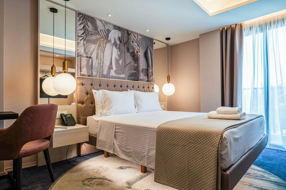 Фото Gate Twenty Two Boutique Hotel