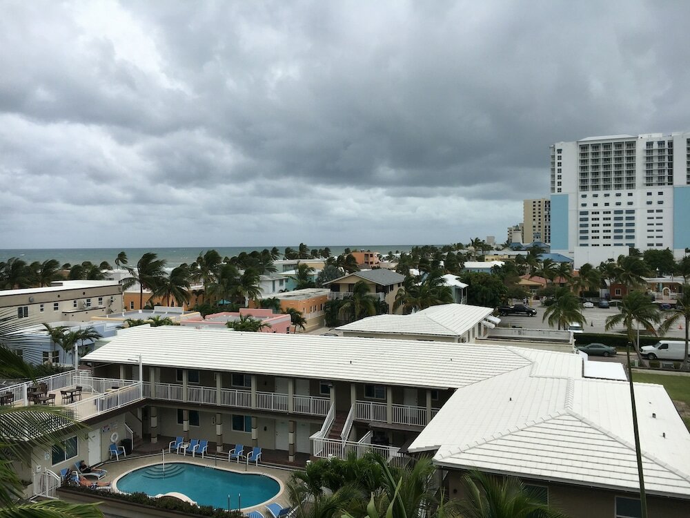 Фото Caribbean Resort Suites