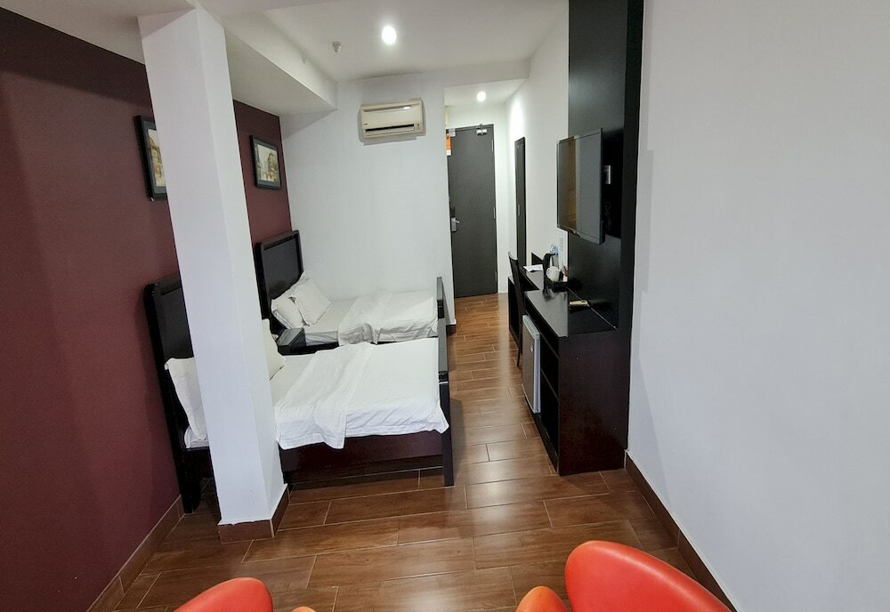 Фото Crossroads Hotel