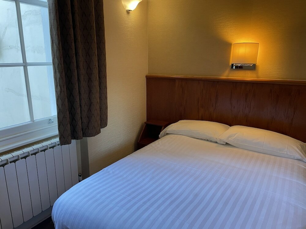 Фото Orchard Hotel