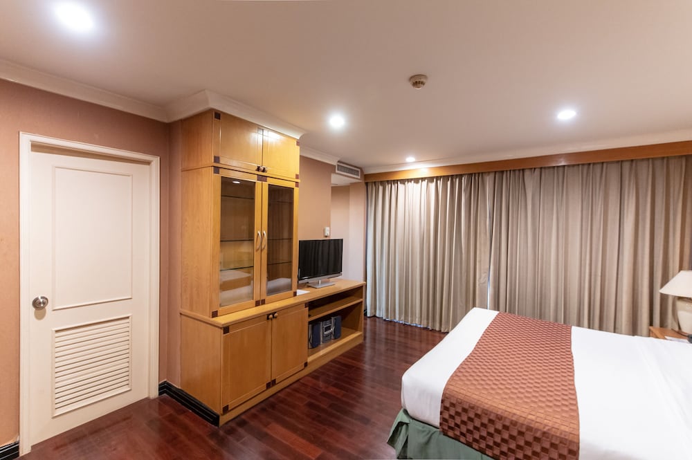Фото Admiral Suite Serviced Apartment Hotel Sukhumvit