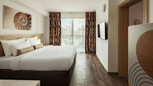 Внешний вид отеля Ax Odycy Hotel в Сент-Полс-Бэйе, фото 3