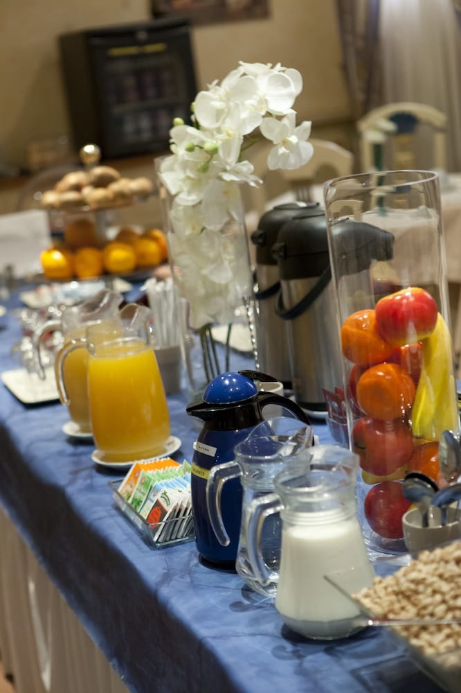 Фото Hotel Casona de la Reyna