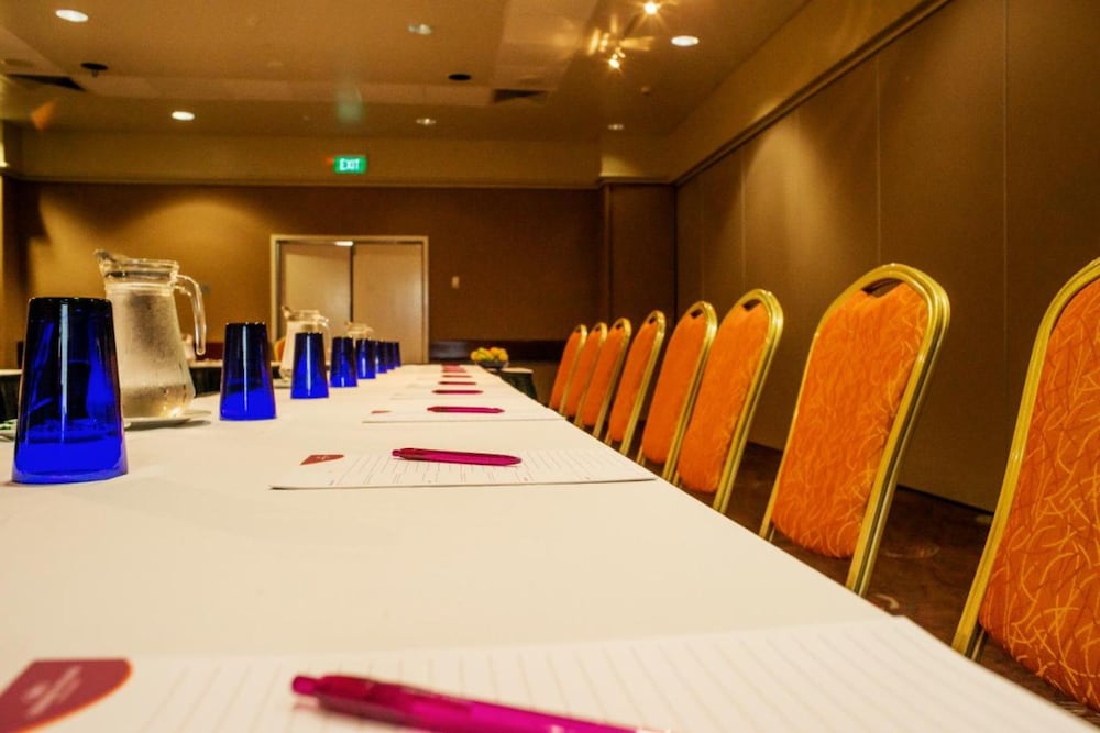 Фото Crown Hotel