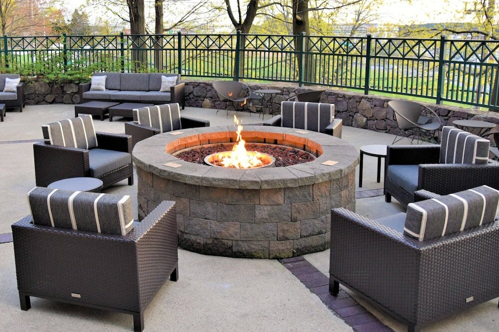 Фото Courtyard by Marriott Boston Waltham