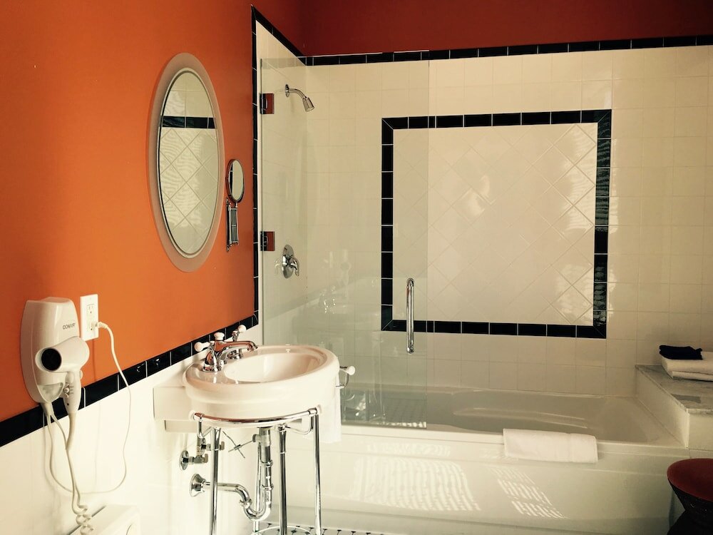 Фото Hotel Manoir Sherbrooke