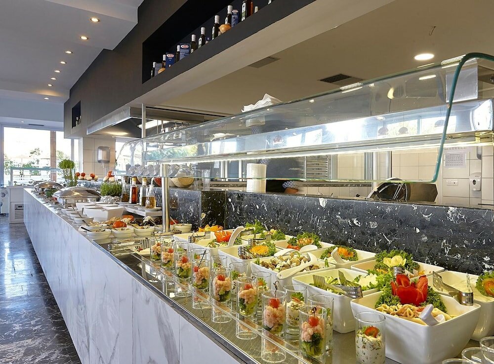 Фото Vasia Royal Hotel