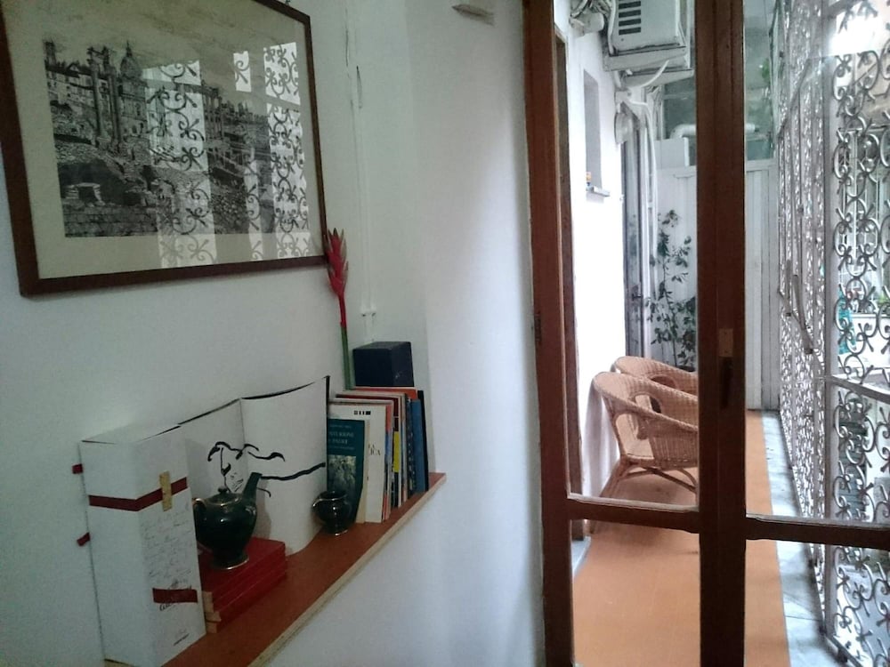 Фото Vatican Rooms Guest House