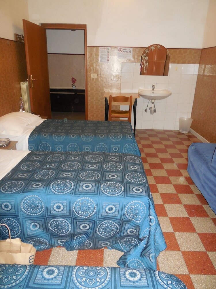 Фото Cressy Hotel