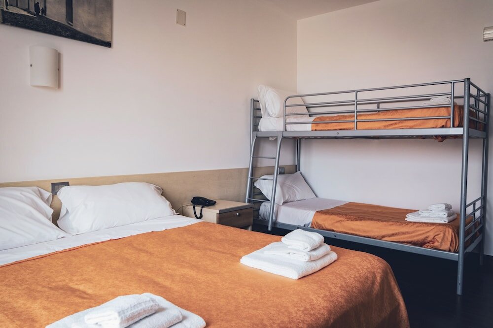 Фото Отель His Majesty