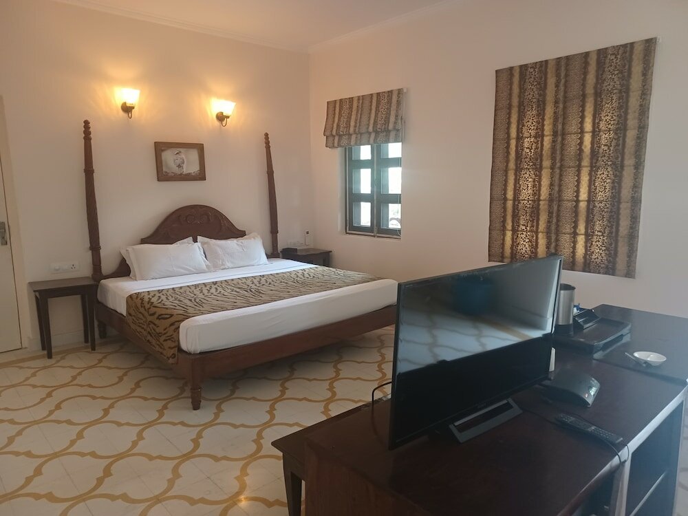 Фото Hotel Dev Vilas