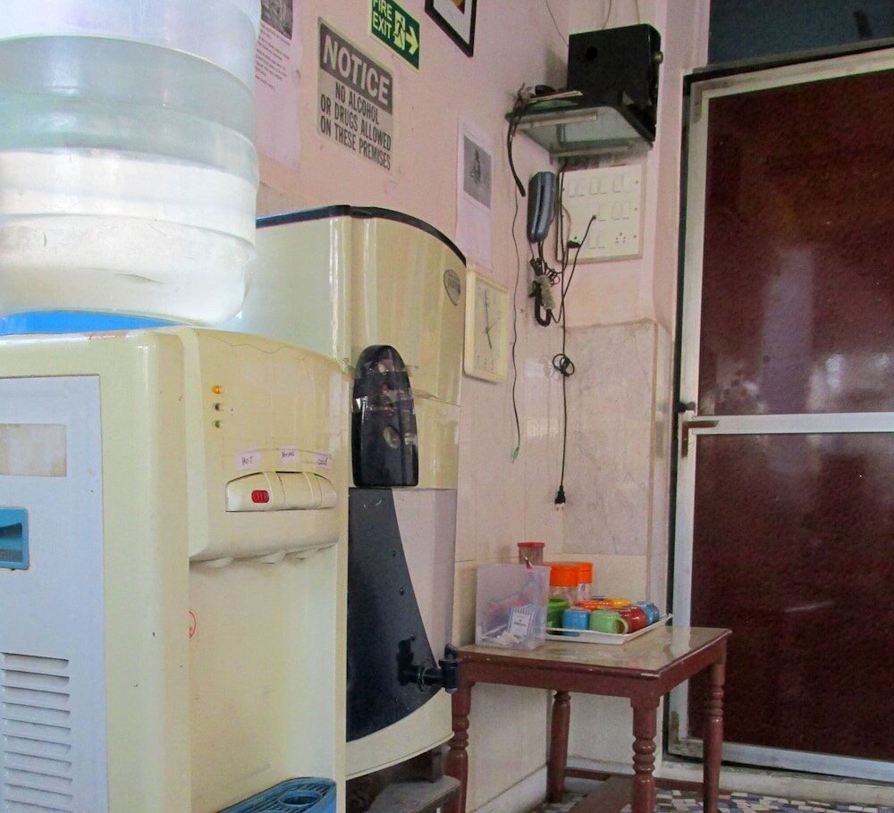 Фото Travellers Inn Mumbai