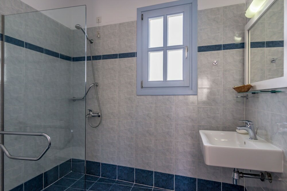 Фото Aeolis Hotel