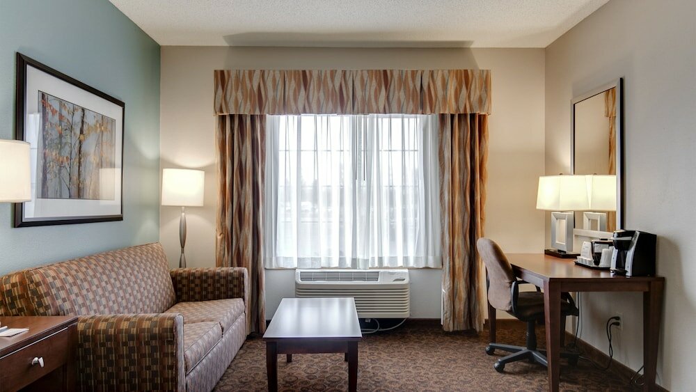 Фото Holiday Inn Express Hotel & Suites St. Cloud, an Ihg Hotel