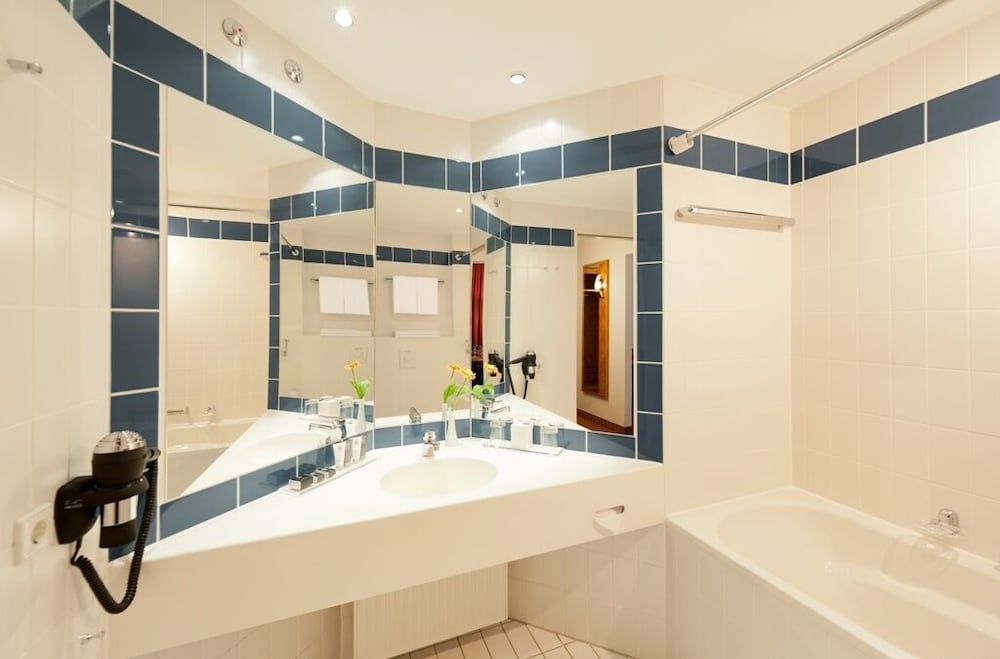 Фото Dorint Hotel Dresden