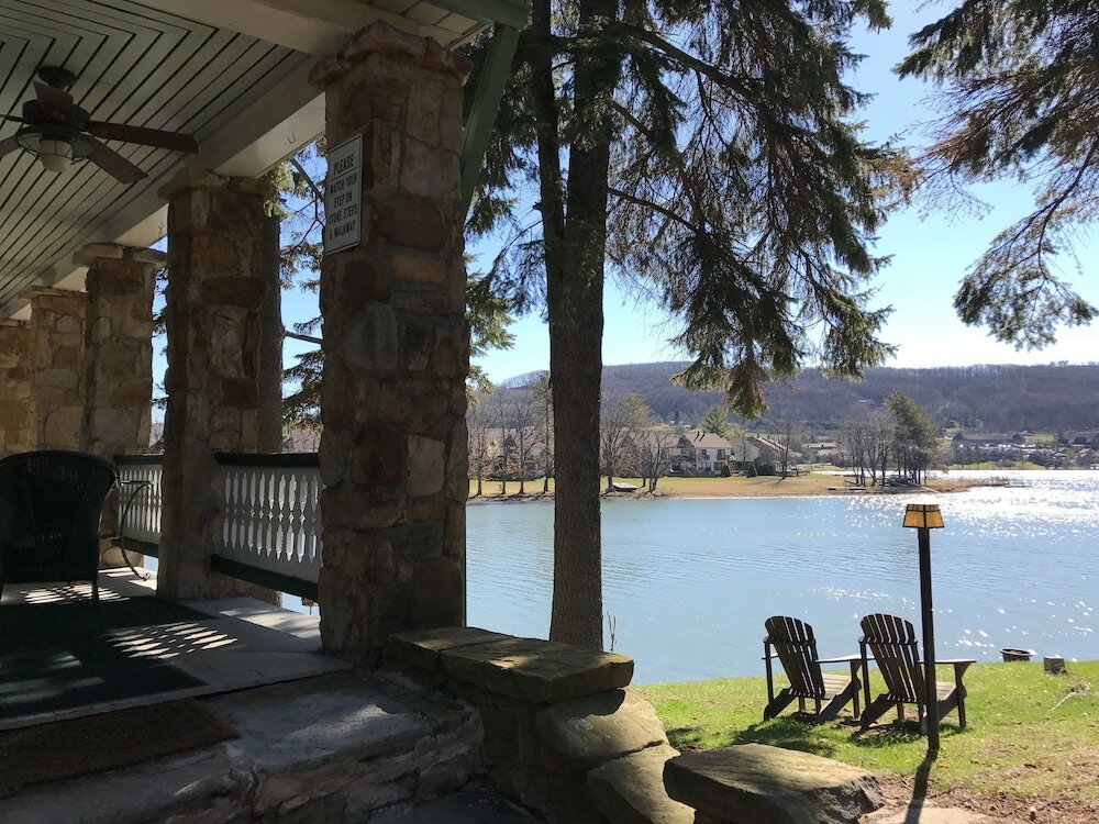 Фото Lake Pointe Inn