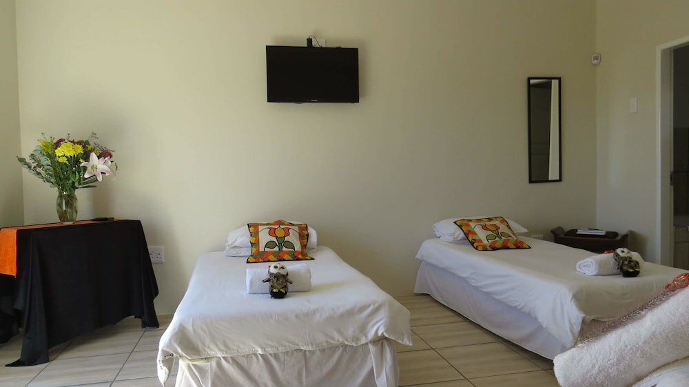 Фото Karoo-Koppie Guesthouse